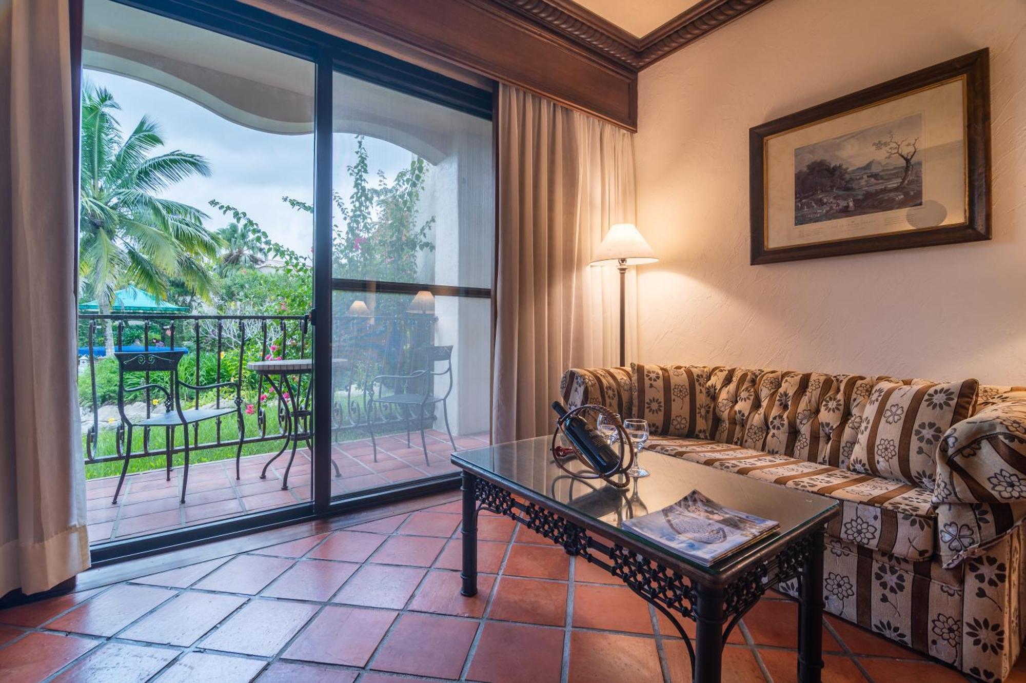 プロミスドランド リゾート&ラグーン 寿豊郷 エクステリア 写真 A living room at the resort